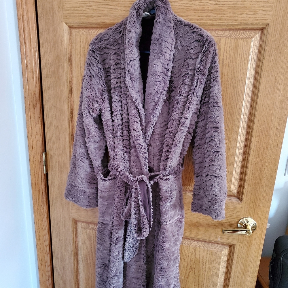 Soma luxe robe